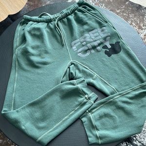 Freecity joggers in bushjump / worn once